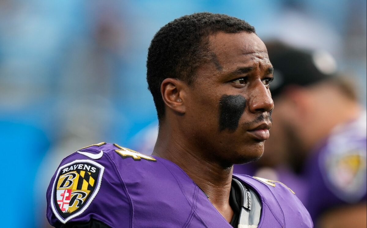 Marcus Peters melts down on sideline after Ravens’ defense melts down on the field