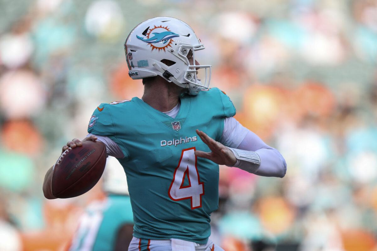 Dolphins to sign QB Reid Sinnett to their practice squad
