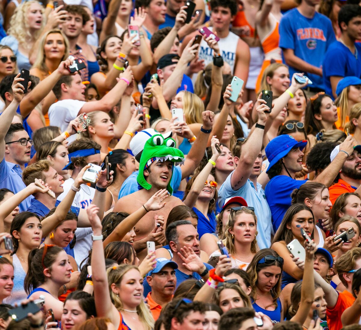 Florida Gators faithful sing ‘I Won’t Back Down’ on Tom Petty Day in The Swamp