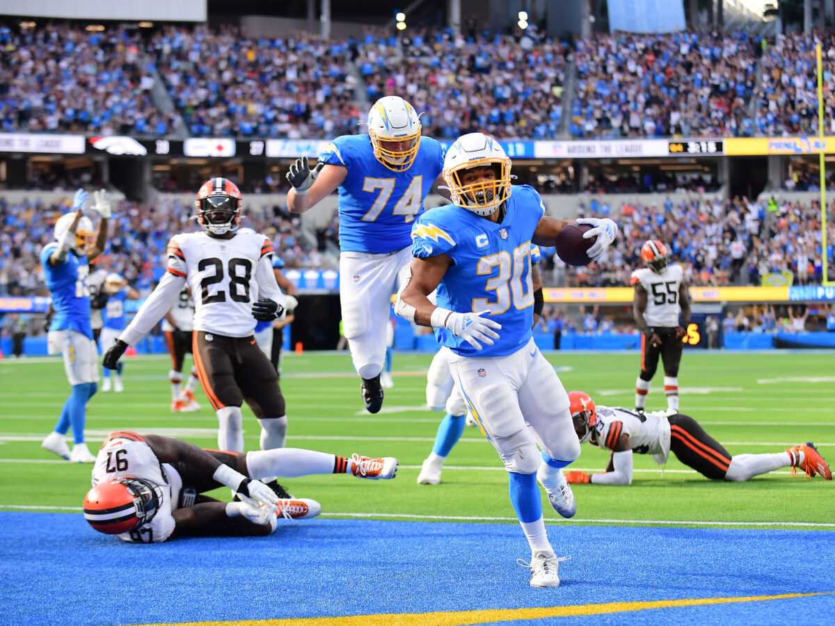 Flashback Friday: Chargers beat Browns in high-scoring affair in 2021