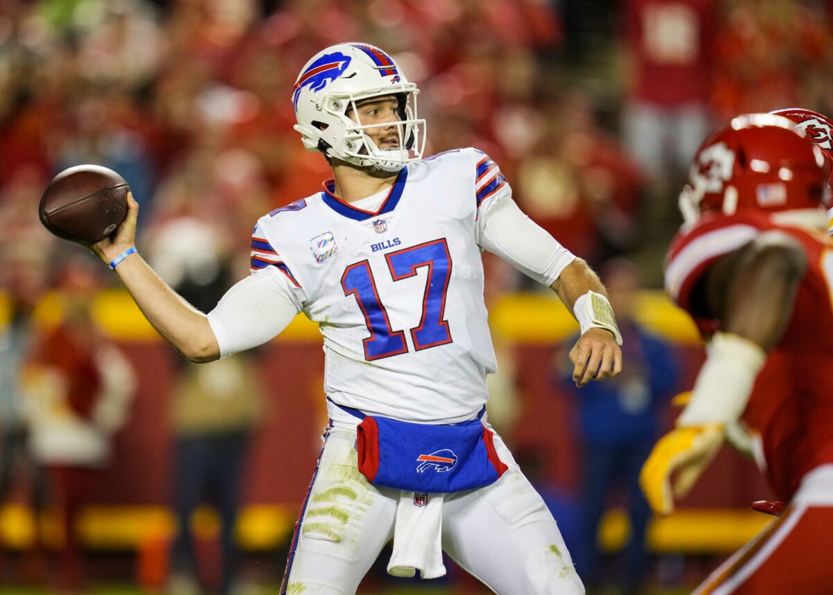 Bills have controversial fumble early against Chiefs (video)