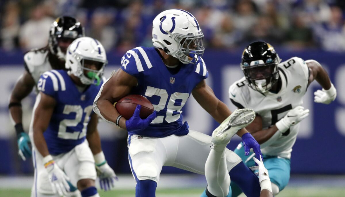 Colts downgrade RBs Jonathan Taylor, Nyheim Hines to out