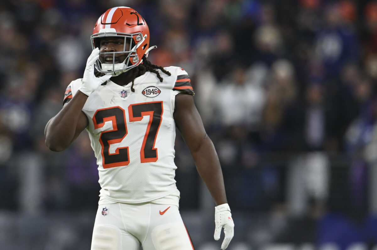 Browns want 4th round pick in prospective Kareem Hunt trade
