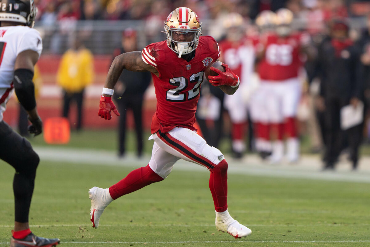 WATCH: Jeff Wilson Jr. goes untouched for 49ers TD