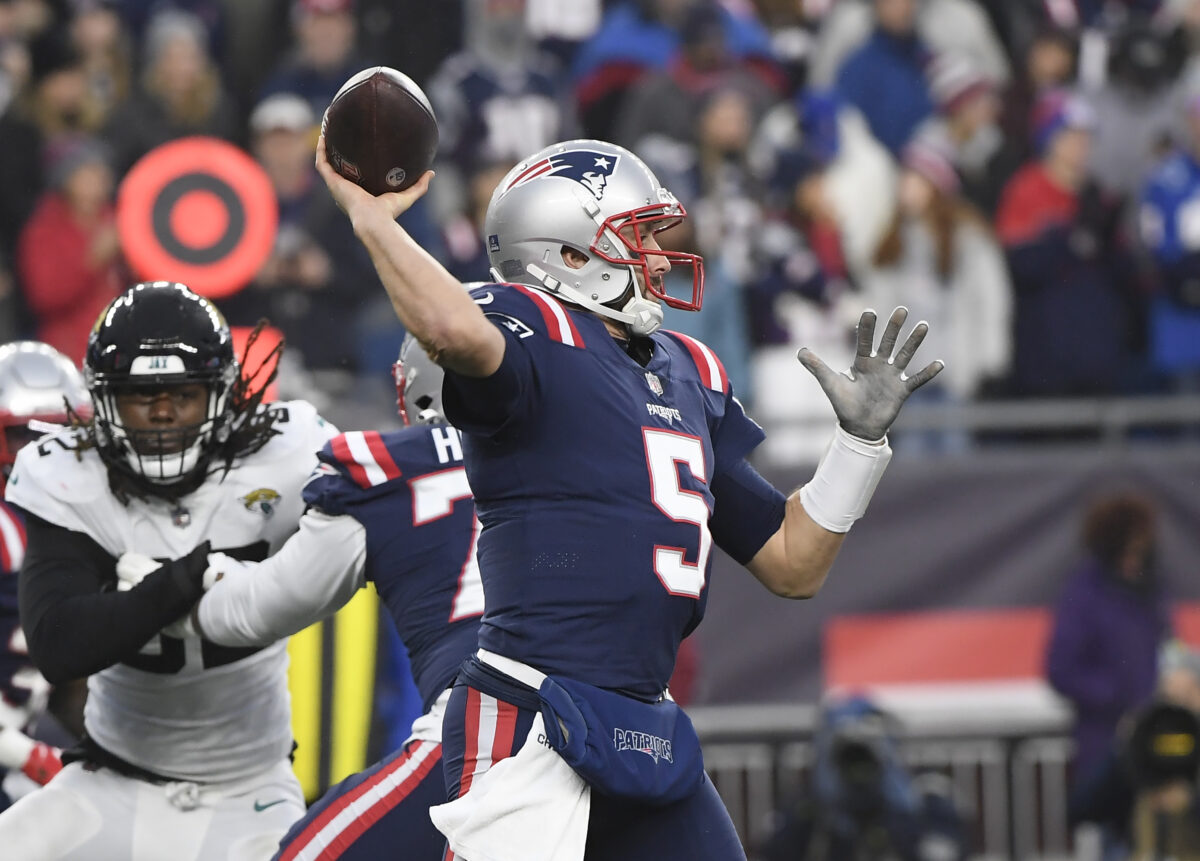 New England Patriots place former Michigan State quarterback Brian Hoyer on Injured Reserve