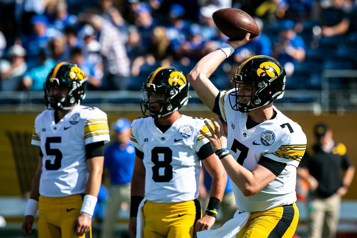 Iowa fan simulates Hawkeyes quarterback battle via NCAA Football showdown