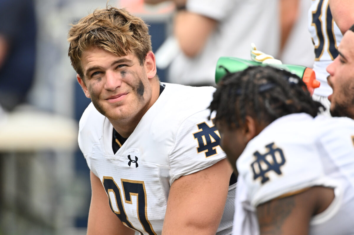 Twitter reacts to Michael Mayer scoring Notre Dame’s first touchdown