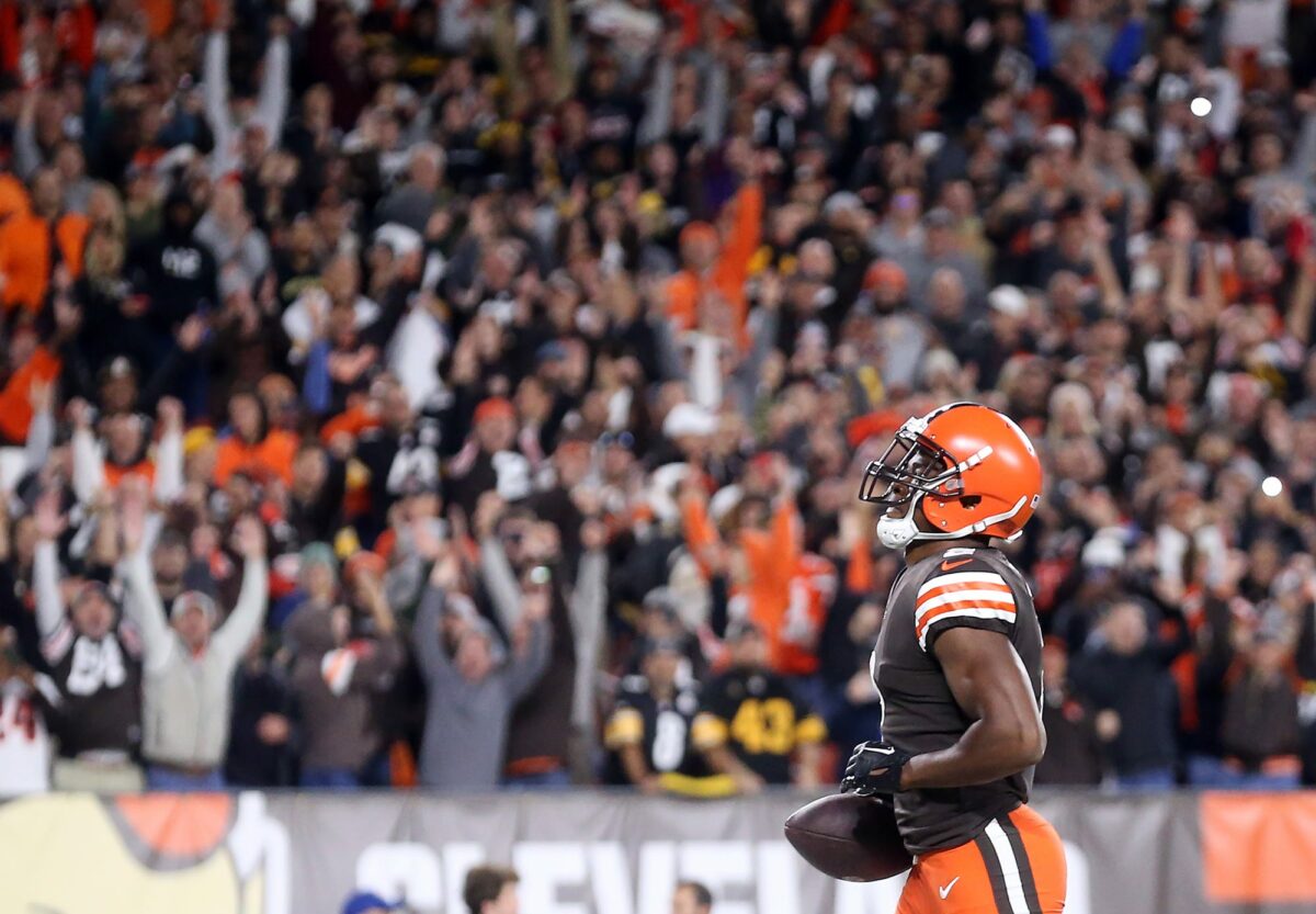 WATCH: Jacoby Brissett finds Amari Cooper to put Browns up 14-0