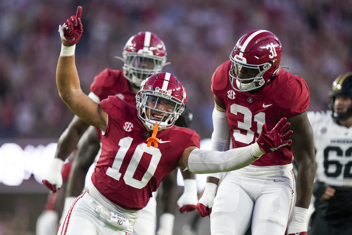 Alabama releases Henry To’oTo’o video: ‘100,000 screaming Tennessee fans is like music to my ears’