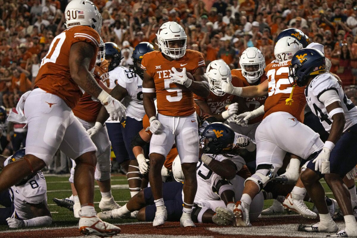 RB Bijan Robinson continues to climb Texas’ all-time rushing leaderboard