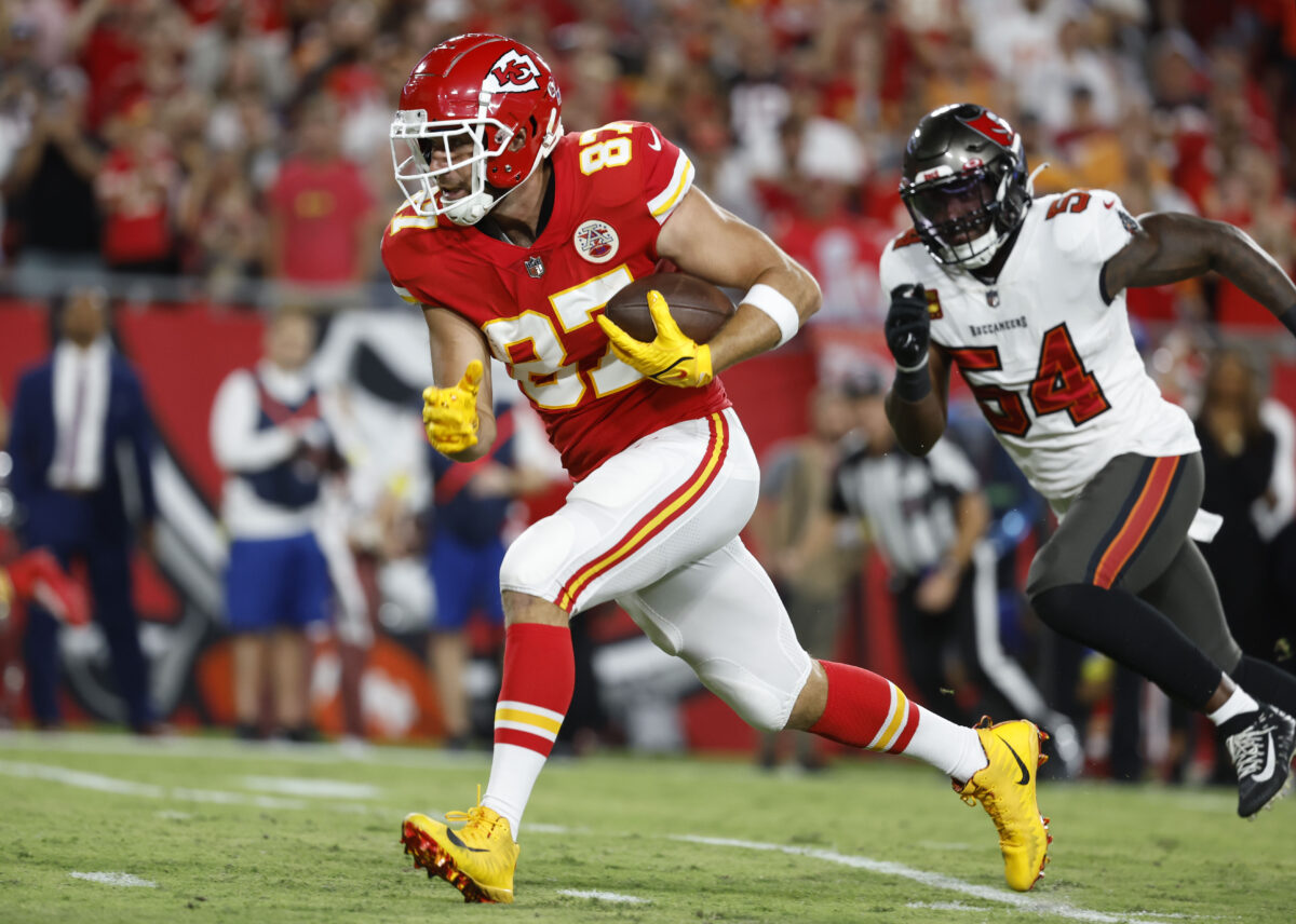 Here’s why Chiefs TE Travis Kelce wears a wristband on his left arm