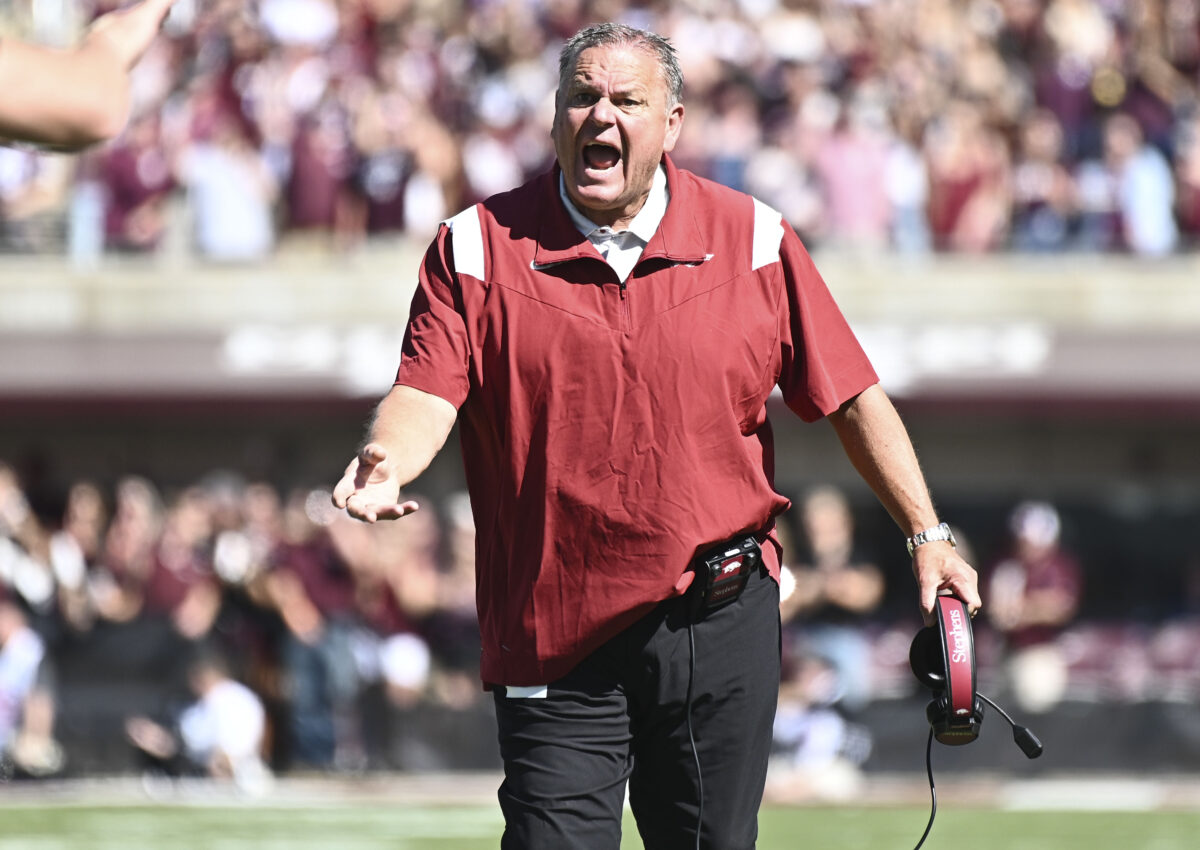 Bad day with the bells: Arkansas falls badly at Mississippi State