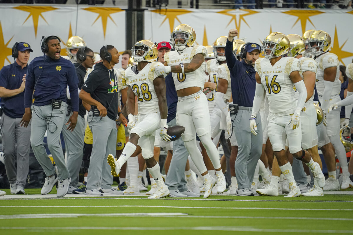 Twitter reacts to Notre Dame safety against BYU