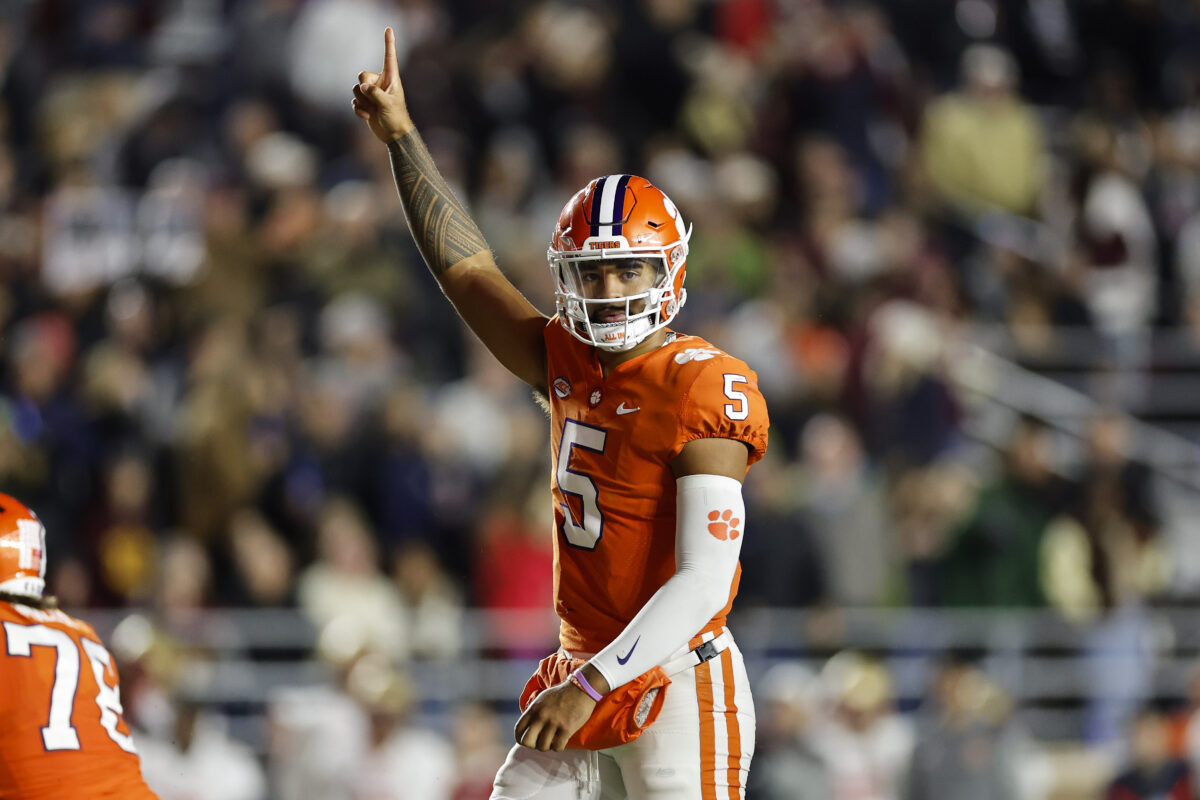 Spector extends Clemson’s lead to 31-3 over Eagles