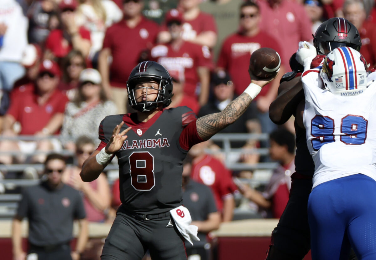 Social Media reacts: Oklahoma Sooners rolling, lead Kansas 35 to 21 at halftime