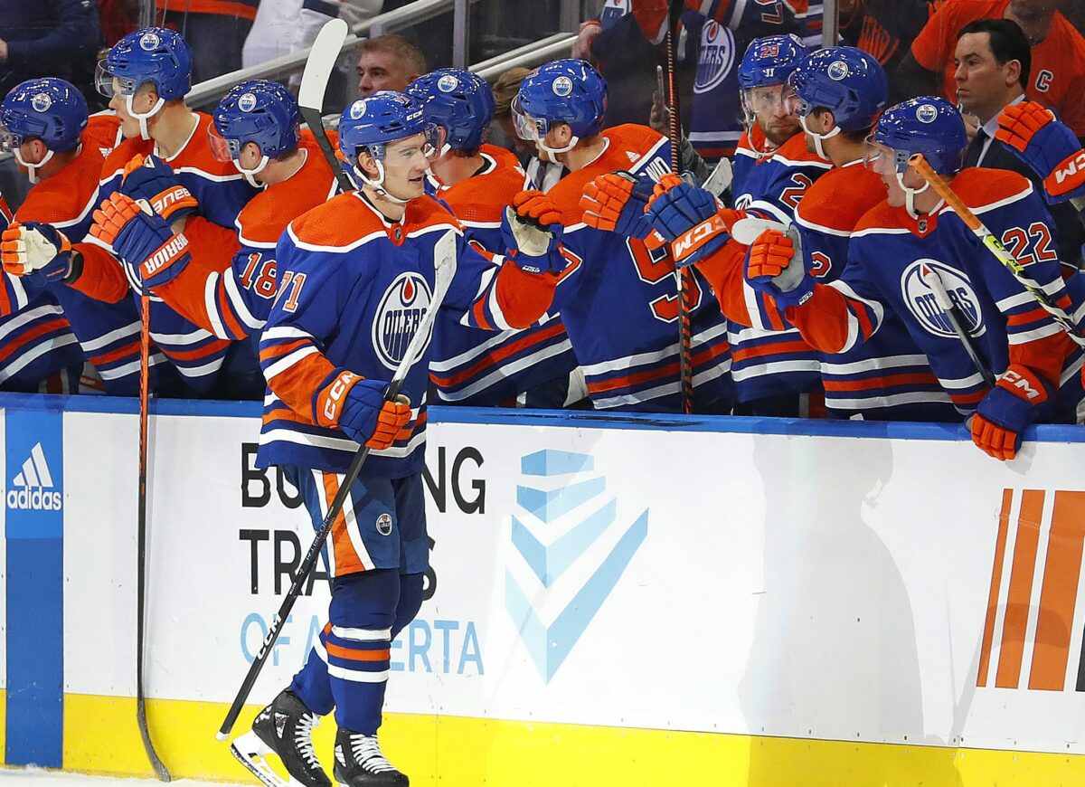 Carolina Hurricanes at Edmonton Oilers odds, picks and predictions