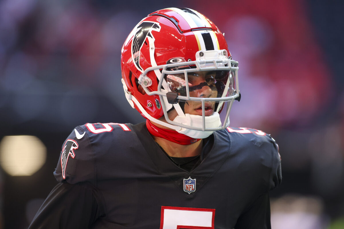 Photo Gallery: Falcons bring back red throwback helmets vs. 49ers