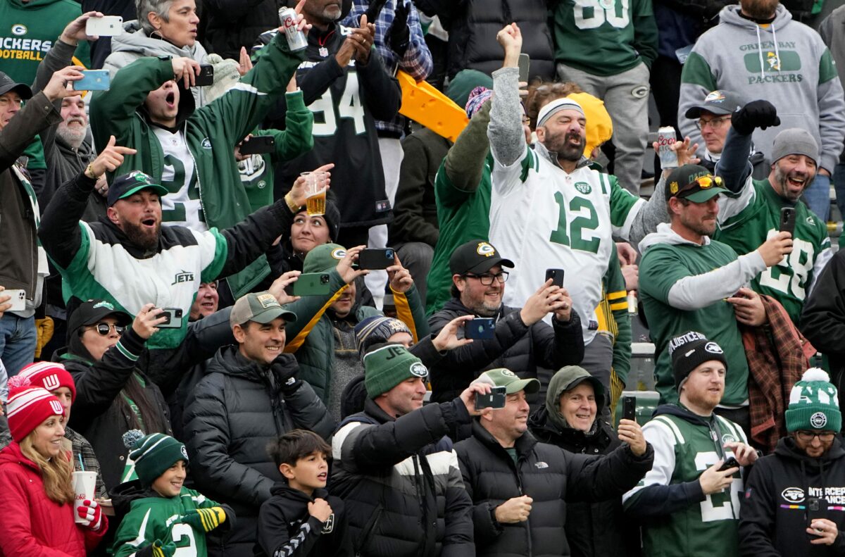Jets fans out in full force in Green Bay in support of team after big Week 6 win