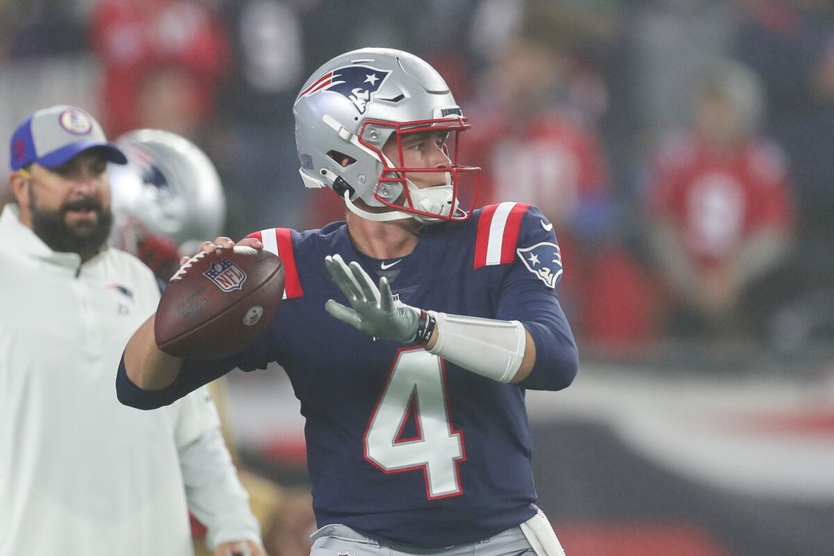 Mac Jones gets benched, Bailey Zappe leads Patriots to 10-point comeback
