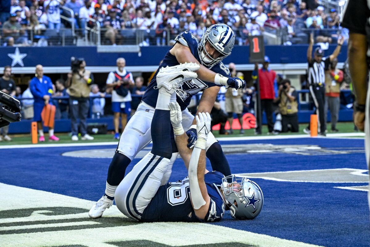 Top photos from Cowboys 20-point drubbing of Bears in Week 8