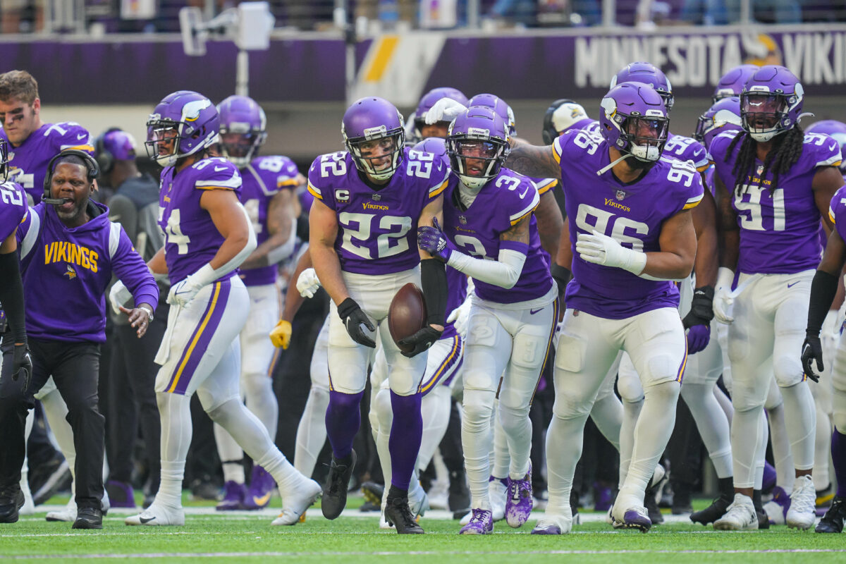 Vikings Week 8 snap counts: Brian Asamoah sees 3 snaps, OL doesn’t miss a snap