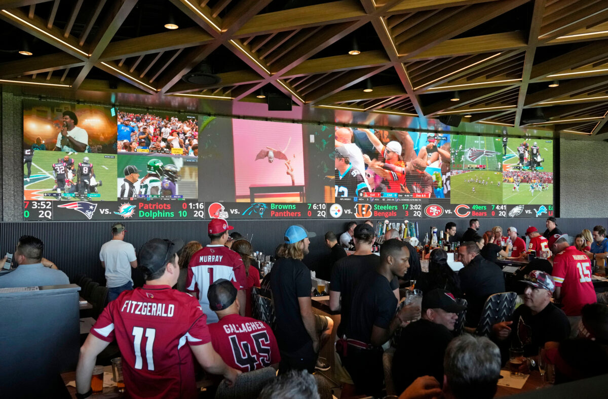 Sportsbooks suffered their first losing Sunday of the 2022 NFL season in Week 4