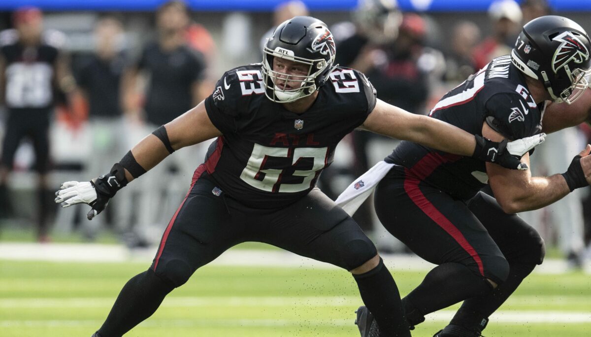 PFF: Chris Lindstrom leads all Falcons starters after 4 weeks