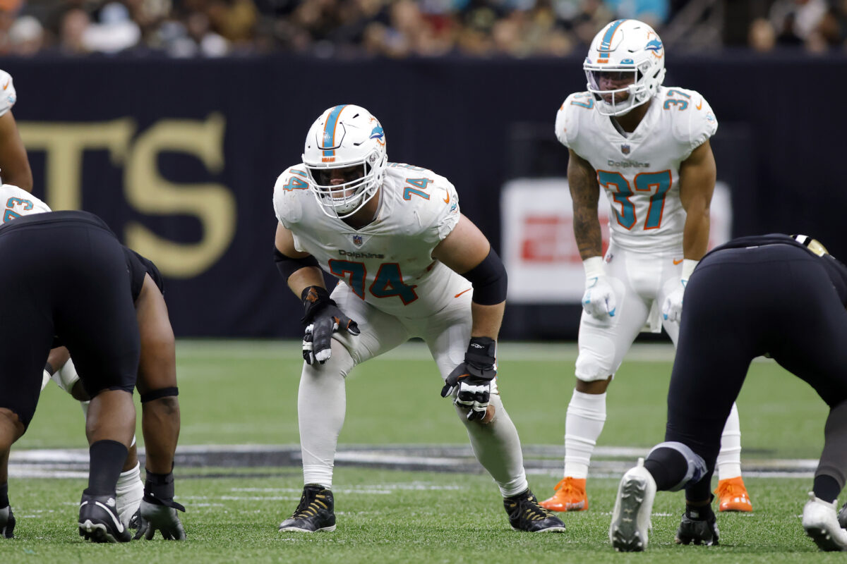 Dolphins LG Liam Eichenberg carted off vs. Lions