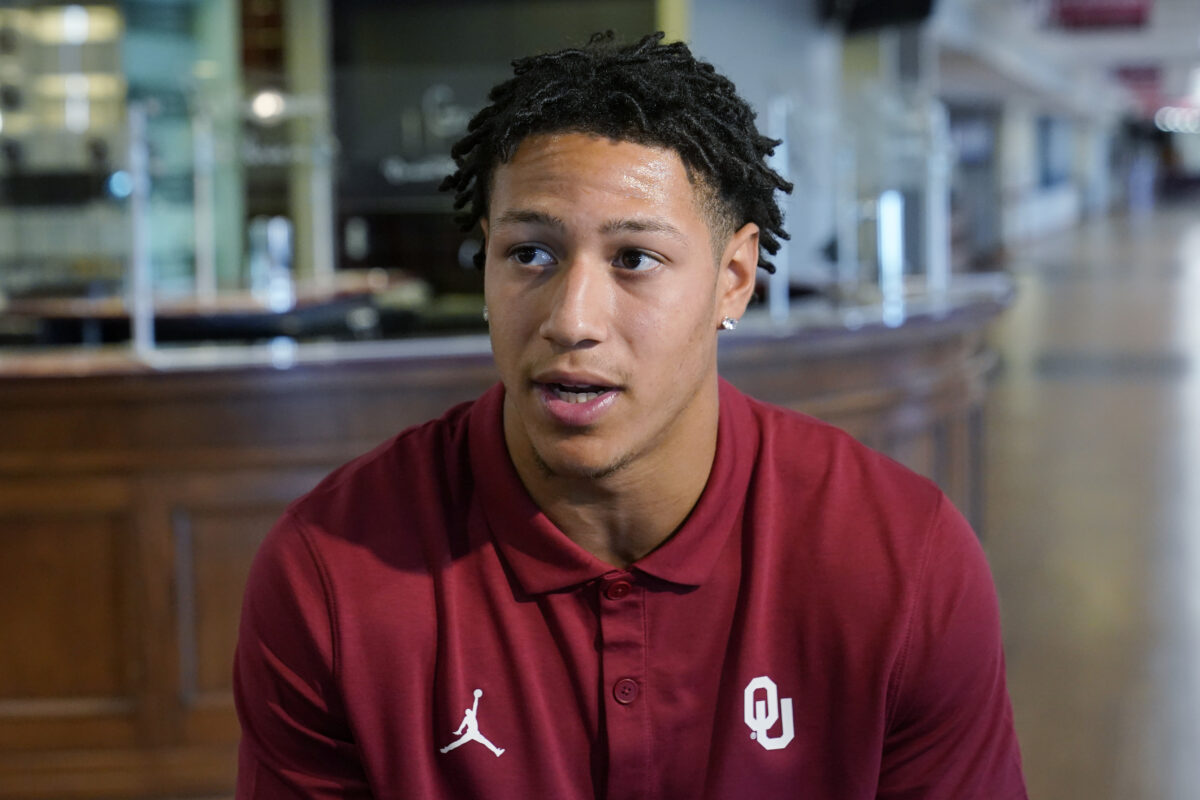 Oklahoma safety Billy Bowman out for Red River Showdown