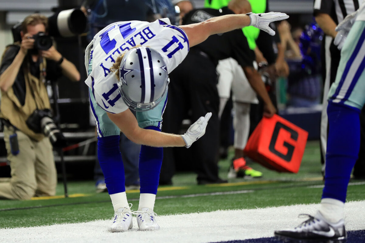 Former Cowboys WR Cole Beasley retiring after 2 games with Buccaneers