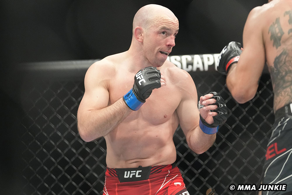 With Drakkar Klose out, Mark Madsen meets Grant Dawson at UFC Fight Night 214 on Nov. 5