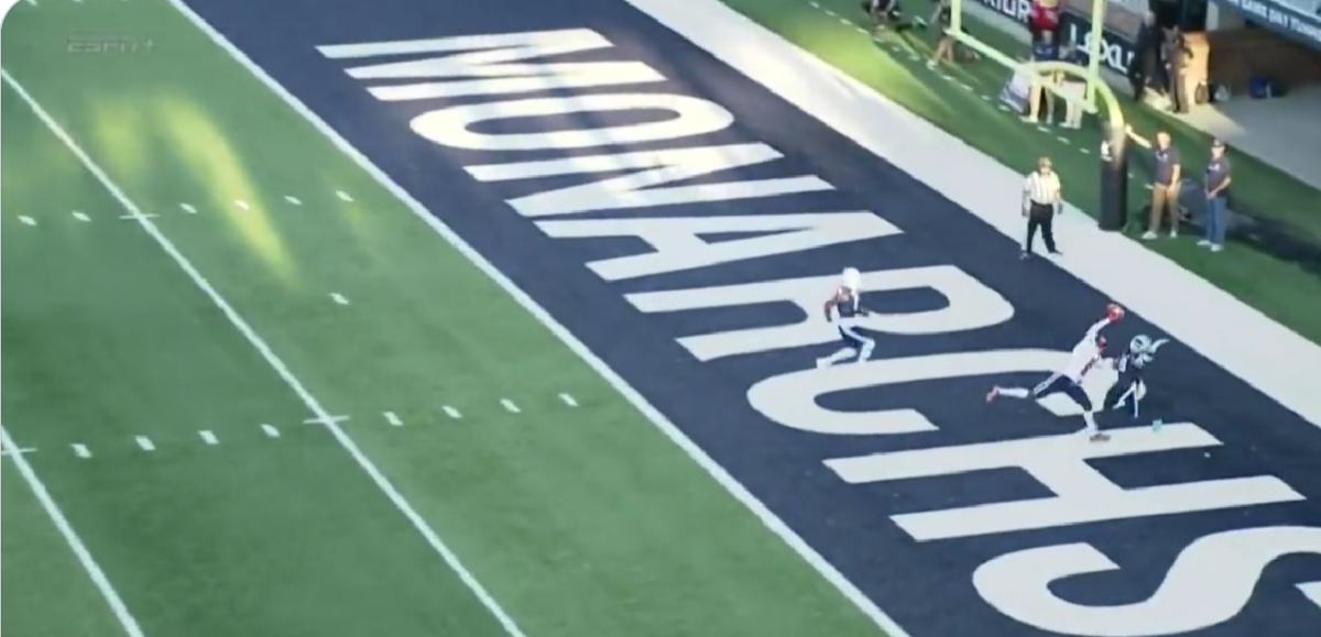 Liberty wideout’s amazing one-handed TD grab left college football fans in awe