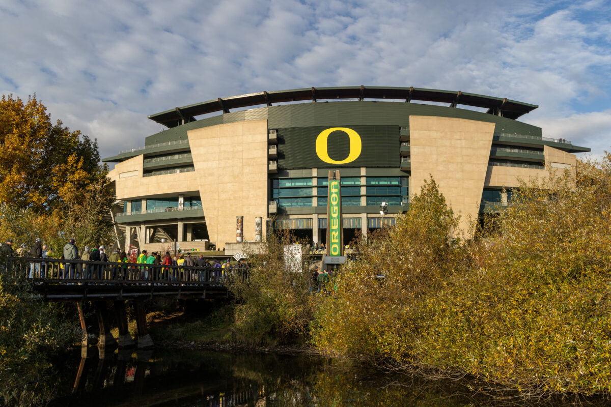 An early look at Oregon’s standing in 2024 recruiting rankings