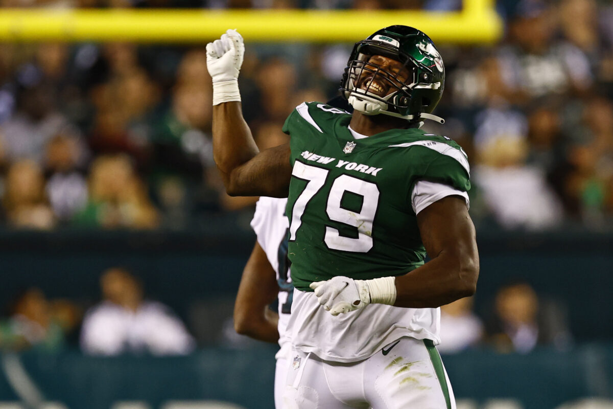 Jets elevate Tanzel Smart, Conor McDermott from practice squad for Sunday