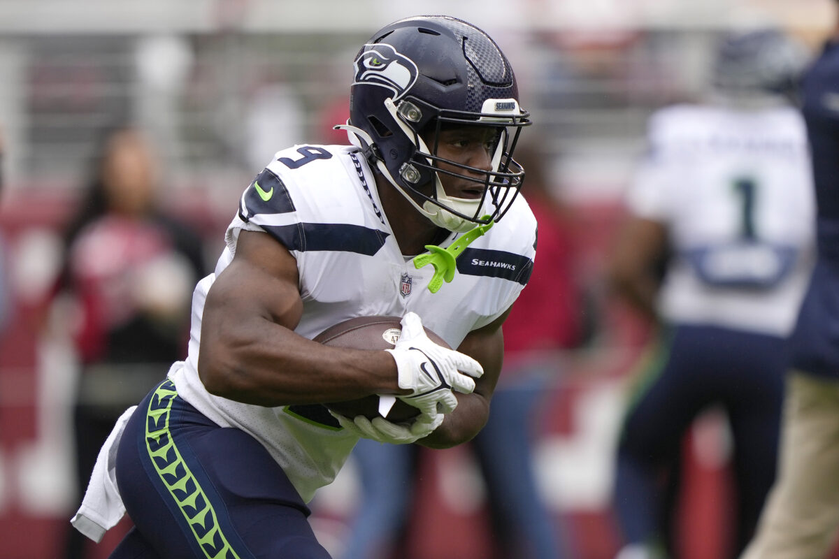 2 Seahawks players win Rookie of the Month honors