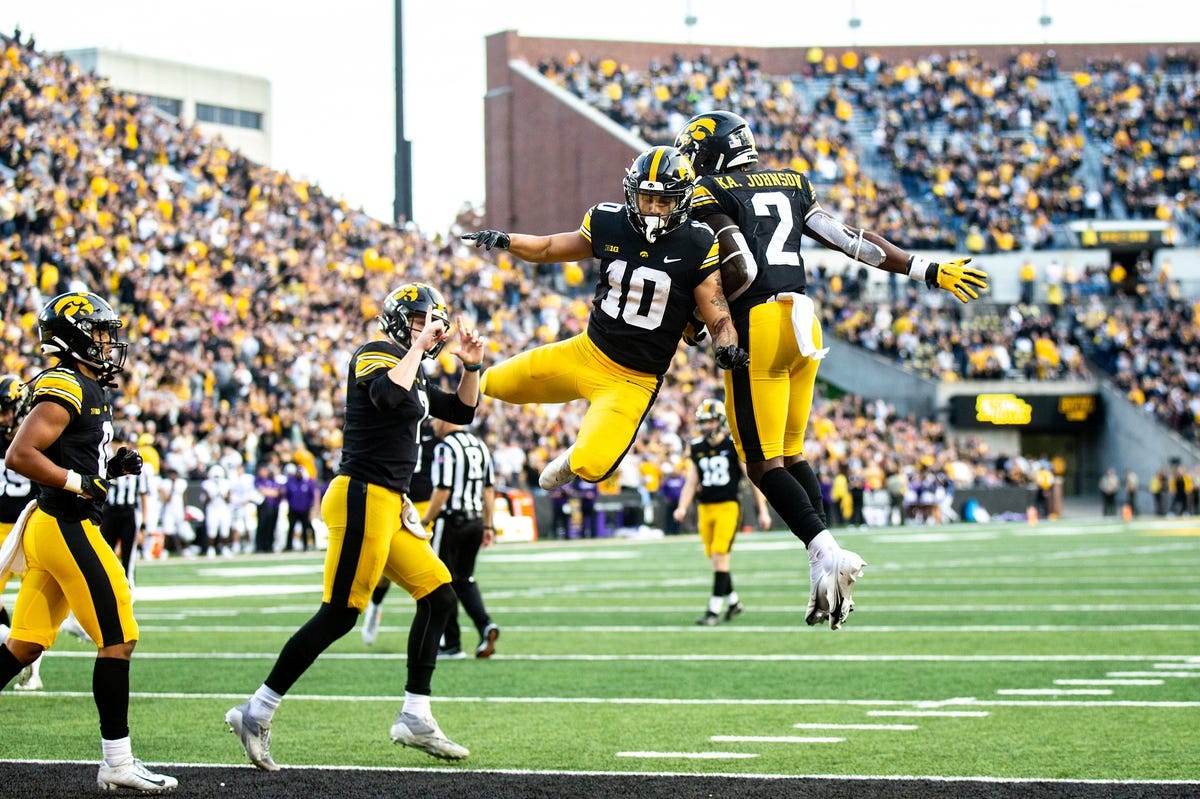 Where the Hawks may be headed: Week 11 Iowa Hawkeyes bowl projection round up