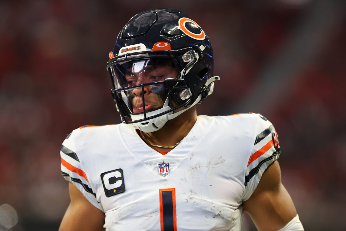 Bears QB Justin Fields suffered a dislocated left shoulder