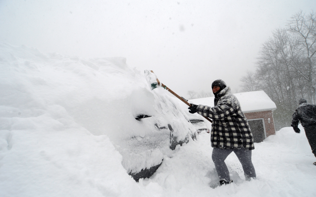 Incredible images of the massive snowstorm in Western New York, Buffalo