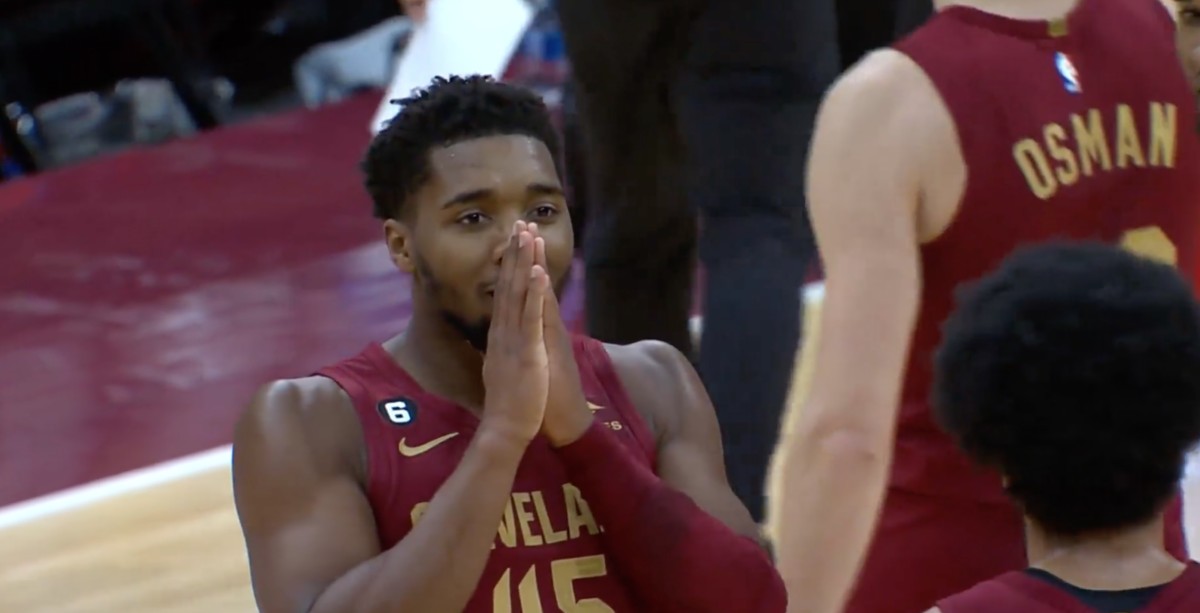 Donovan Mitchell totally stole Evan Mobley’s 10th rebound and he felt so bad about it