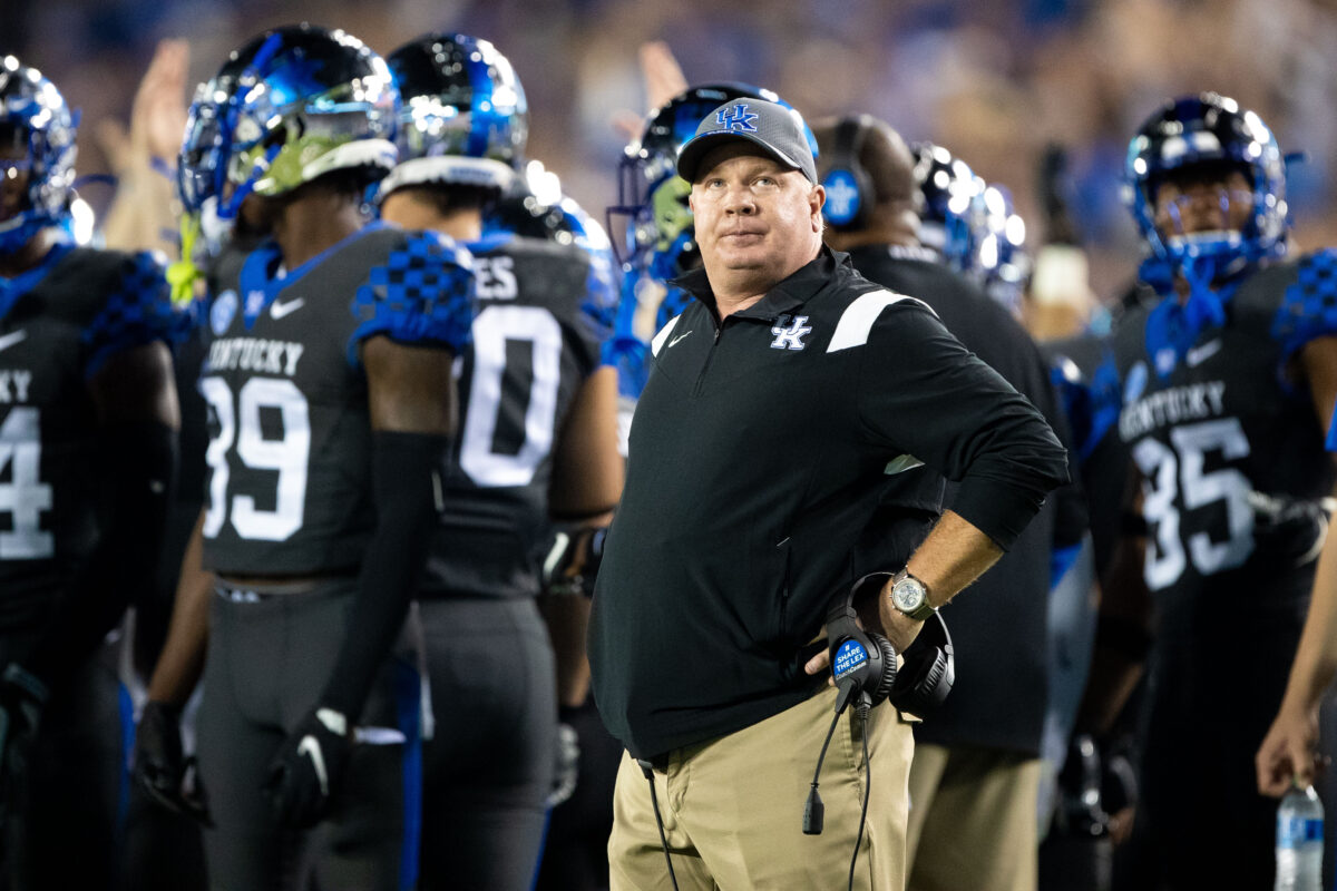 Report: Kentucky head coach Mark Stoops receives contract extension