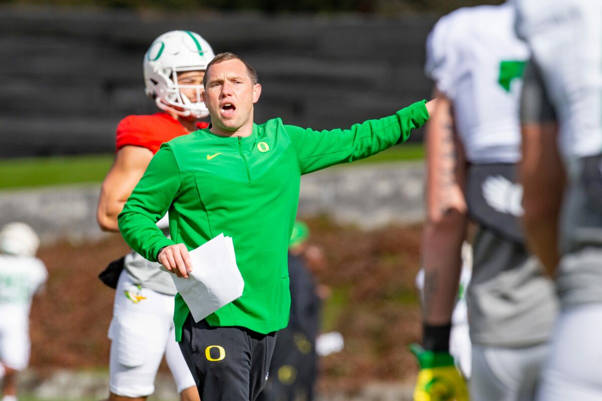 Oregon OC Kenny Dillingham nominated for Broyles Award, given to nation’s top assistant coach