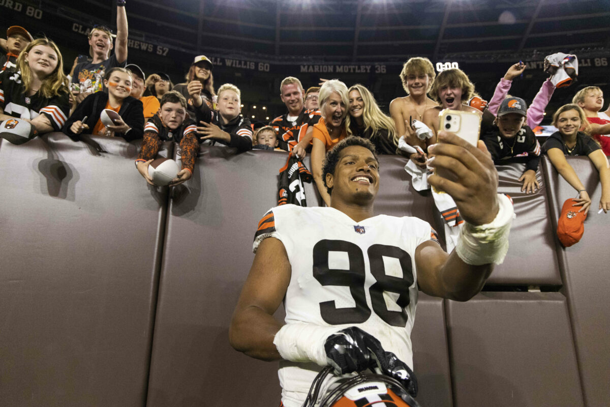 Browns bring DE Isaac Rochell back to practice squad after release