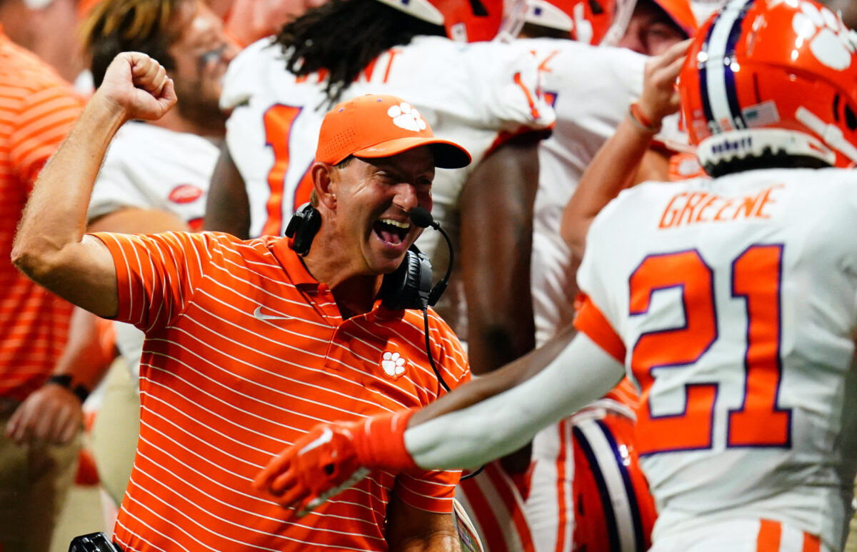 Halftime report: Clemson leads Louisville by two touchdowns