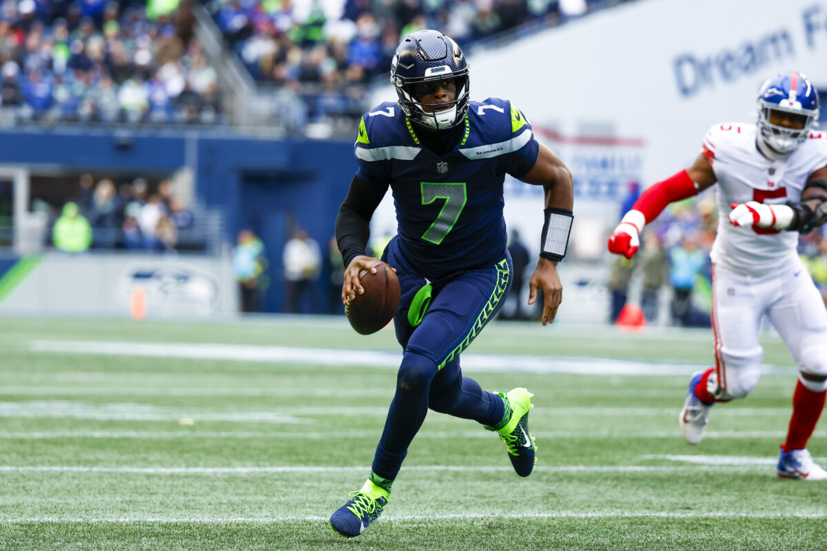 Seahawks QB Geno Smith wins NFC Offensive Player of the Month