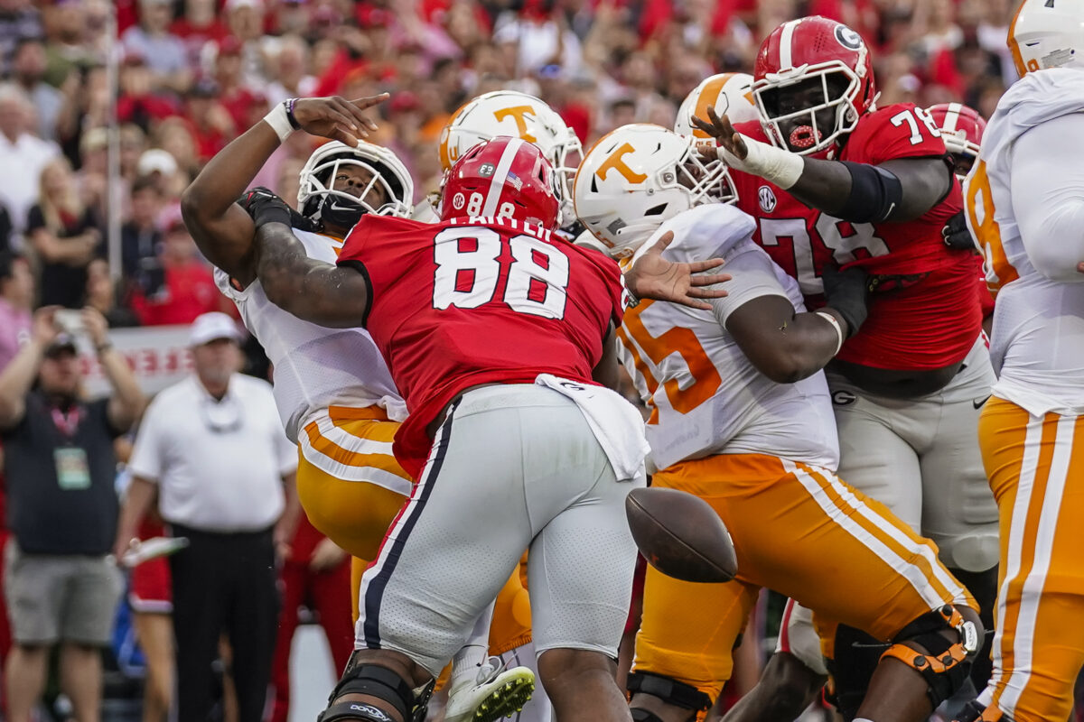 Jalen Carter dominates (again) as Georgia topples Tennessee