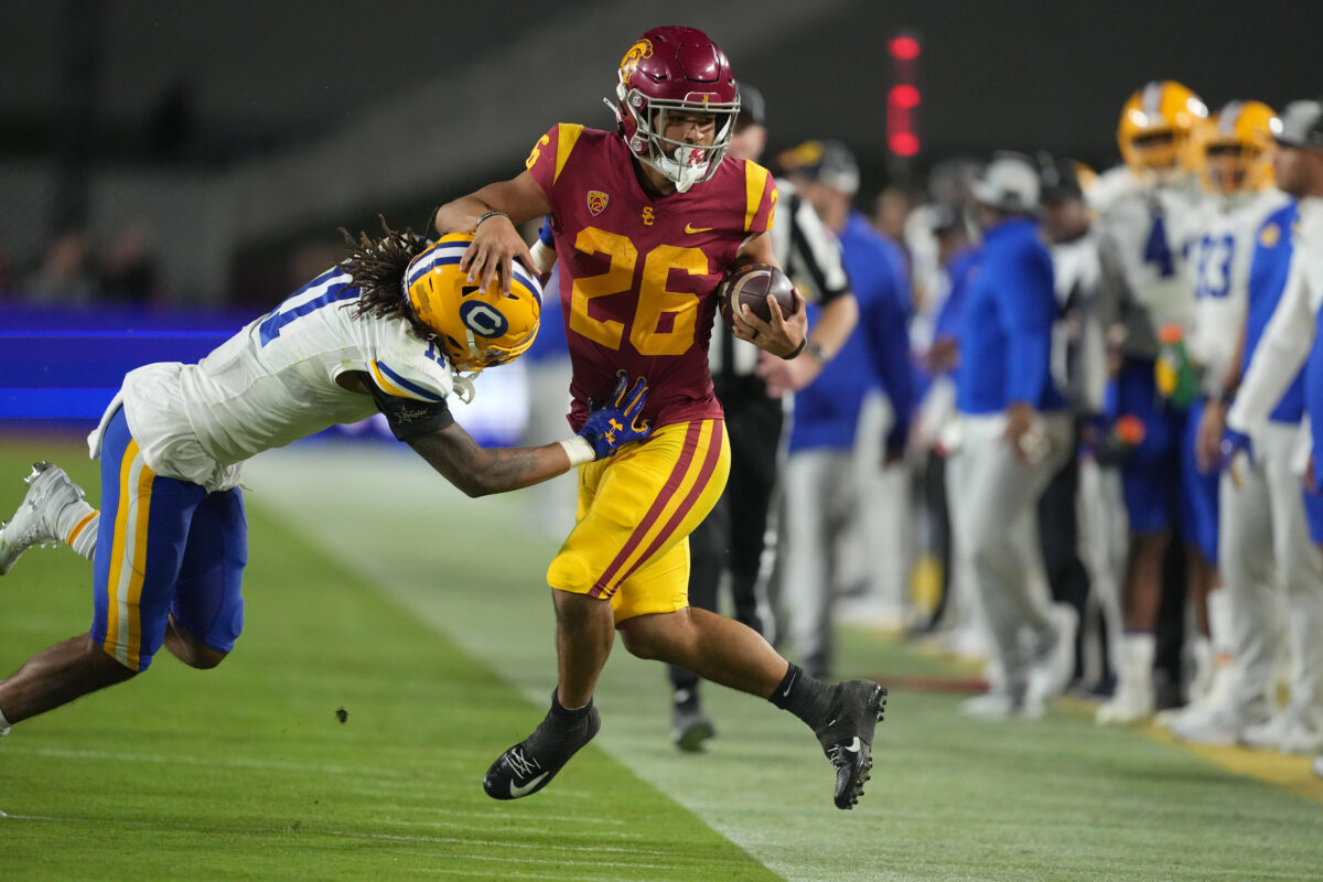 USC running back Travis Dye carted off with injury in first half against Colorado