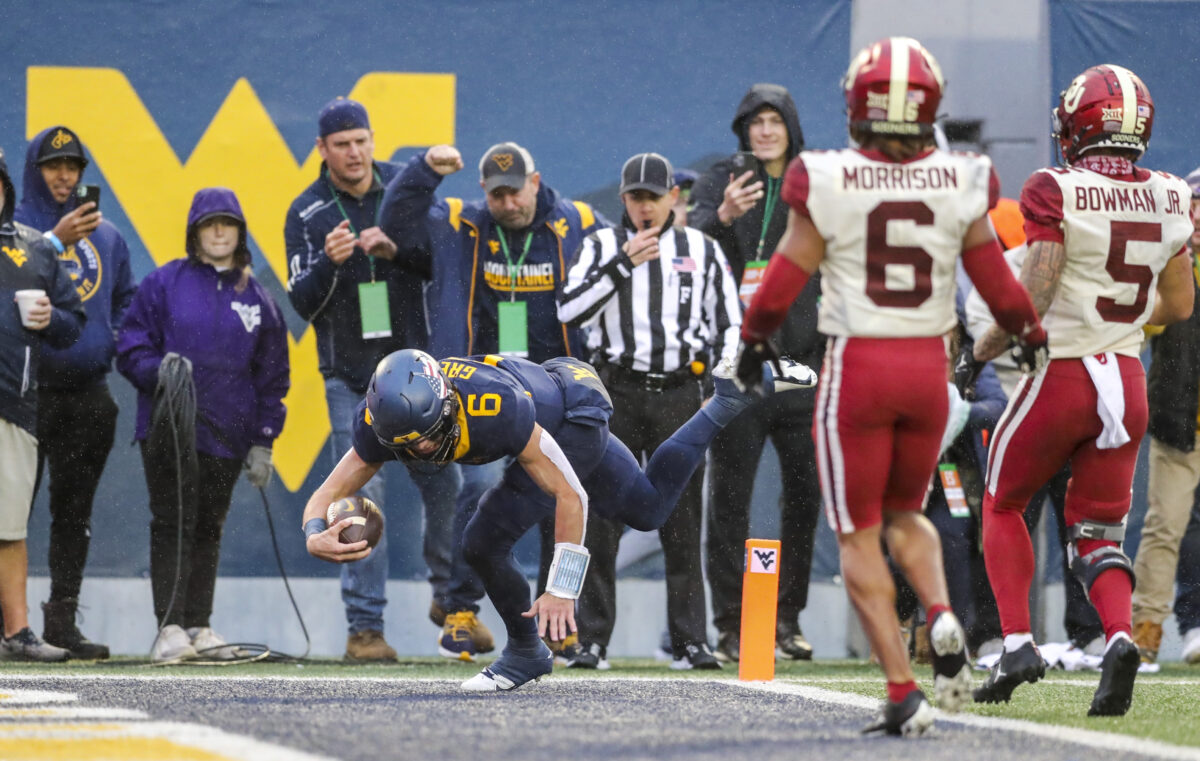 Oklahoma Sooners fall to the West Virginia Mountaineers in Morgantown 23-20