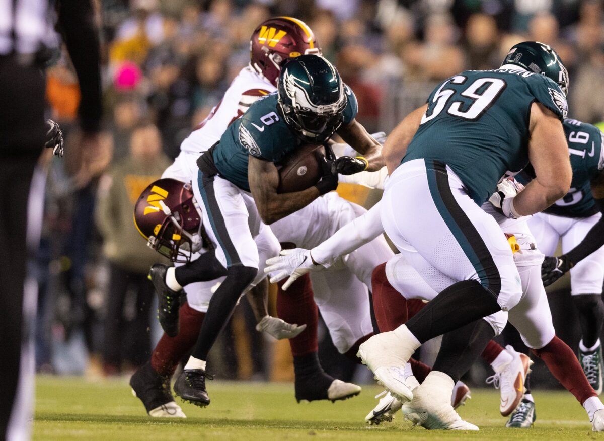 Top photos from Eagles 32-21 loss to the Commanders on Monday Night Football