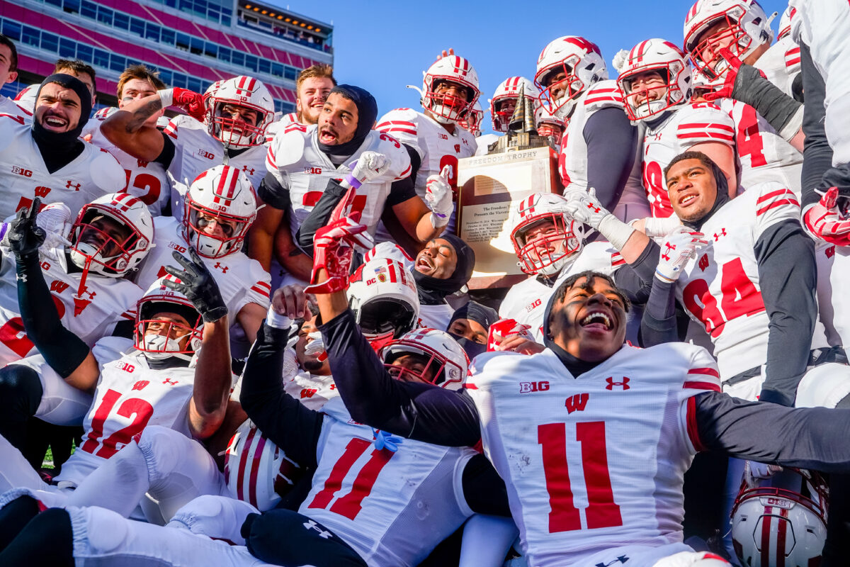 PHOTOS: Wisconsin takes home Freedom Trophy in 15-14 victory over Nebraska
