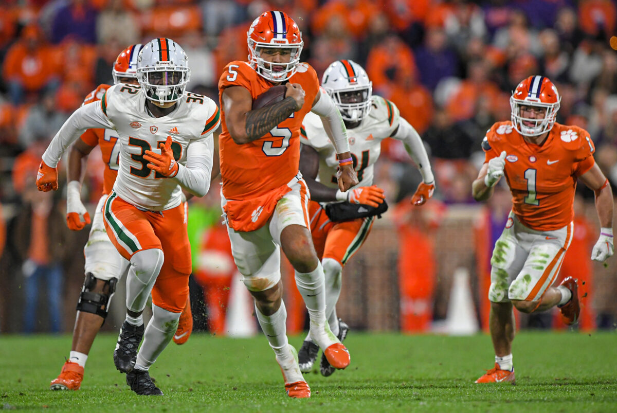 Twitter reacts to Clemson’s latest College Football Playoff ranking